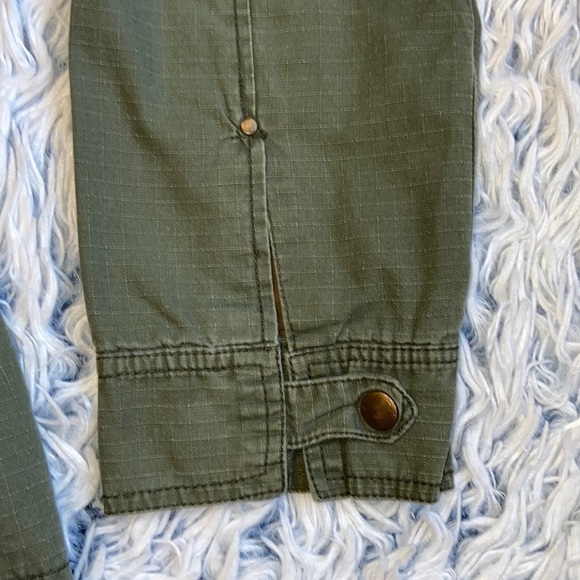 Romeo & Juliet Couture Green Jacket Size Medium - Picture 9 of 12